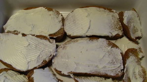 английский хлебный пудинг с луком-пореем