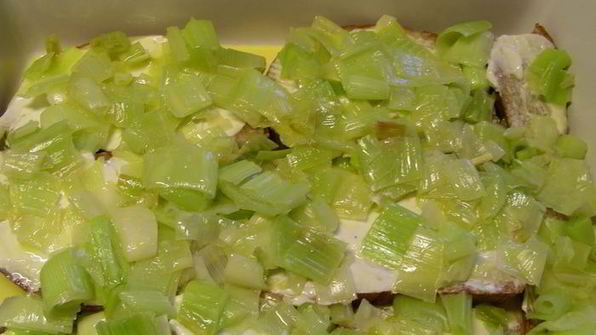 английский хлебный пудинг с луком-пореем