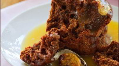 Банановый пудинг с карамельным соусом