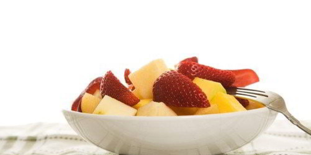 Рецепт десерт из манго, клубники и текилы