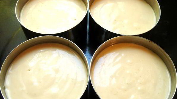 десерт из запеченной ряженки с вишнями и шоколадом