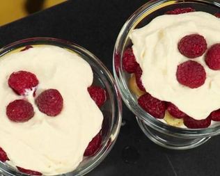 Десерт Малиновые облака