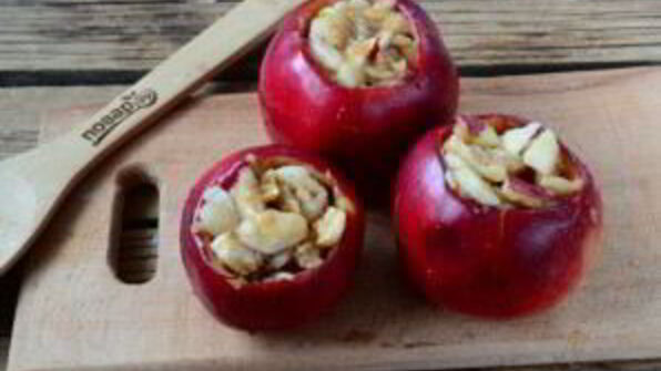 фаршированные яблоки в духовке