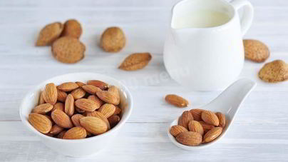 Йогурт из миндального молока в мультиварке