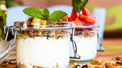 Йогурт с домашней гранолой