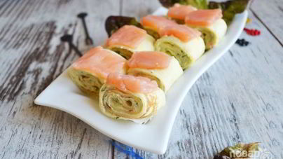 Блинные рулетики с крабовым кремом