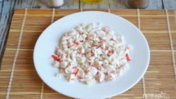 блинные рулетики с крабовым кремом