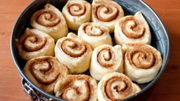 булочки с корицей и кремом из сливочного сыра