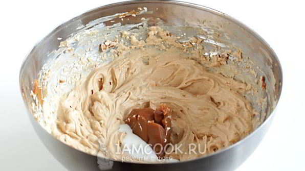 крем из сметаны и сгущенки для торта