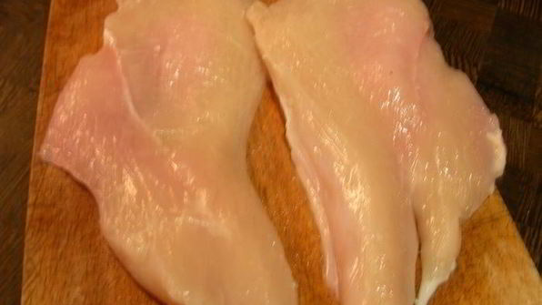 куриные грудки, фаршированные крем-чизом филадельфия, фетой и ароматными травами