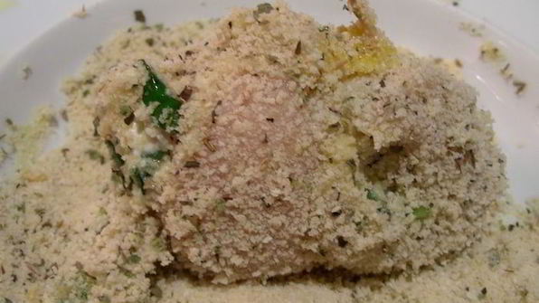 куриные грудки, фаршированные крем-чизом филадельфия, фетой и ароматными травами