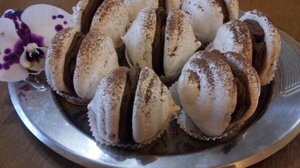 меренги с шоколадным кремом