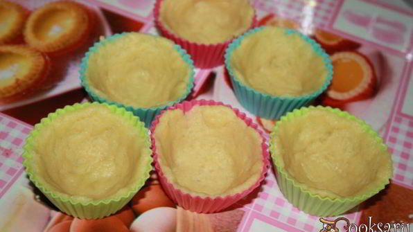 песочные корзинки с кремом и абрикосом яишенки