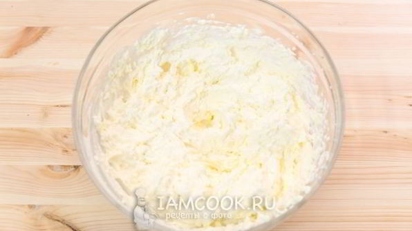 шоколадный бисквитный рулет со сливочным кремом