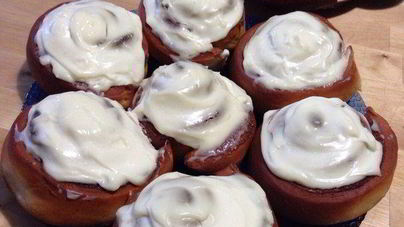 Синнабон — булочки с корицей и сливочным кремом сверху