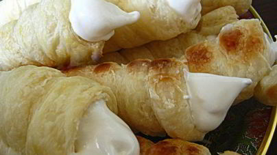 Слоеные трубочки с белковым кремом