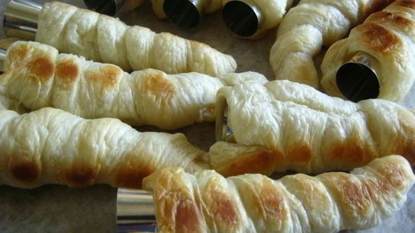 слоеные трубочки с белковым кремом