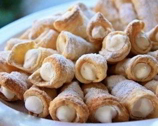 Слоеные трубочки со сливочным кремом