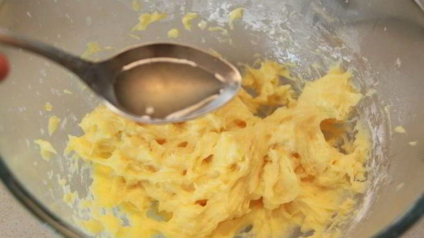 слоеные звездочки с кремом патисьер и кусочками яблока