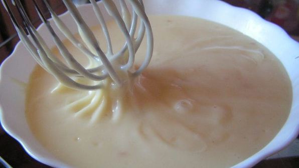 тортик с заварным лимонно-сгущенным кремом и сливками