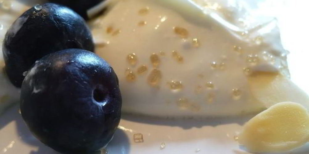 Рецепт творожный крем с черникой и миндалем