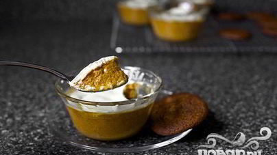 Тыквенный пудинг со сметанным кремом