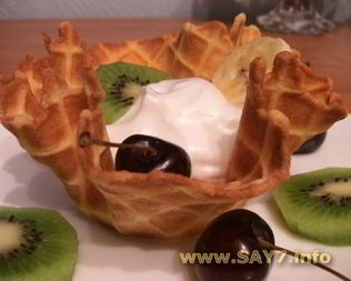 Вафельные корзиночки с белковым кремом