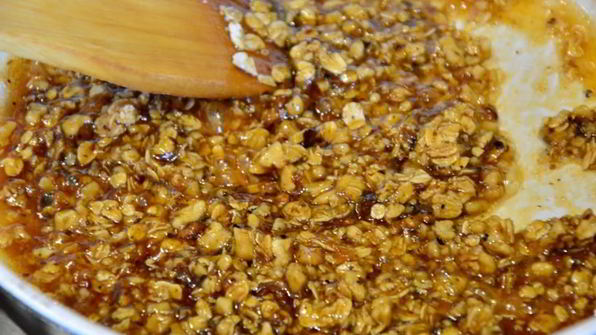 банановое мороженое с овсяным грильяжем