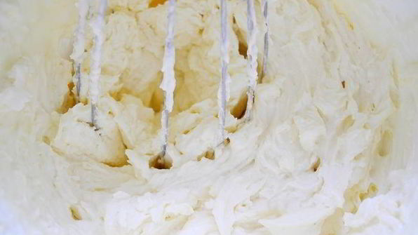 черничное мороженое из сметаны