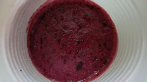 черносмородиновое мороженое с йогуртом