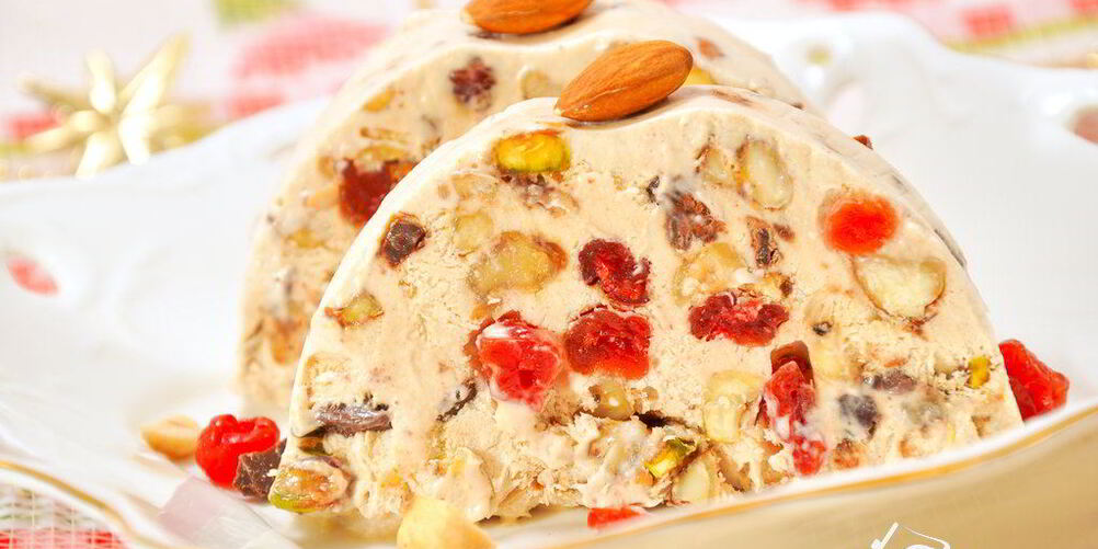 Рецепт десерт-мороженое с орехами, вяленой вишней и шоколадом