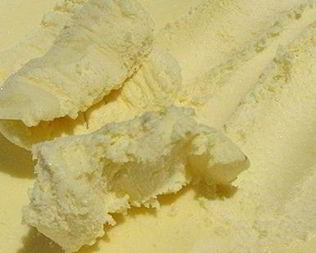 Домашнее сливочное мороженое с ванилью