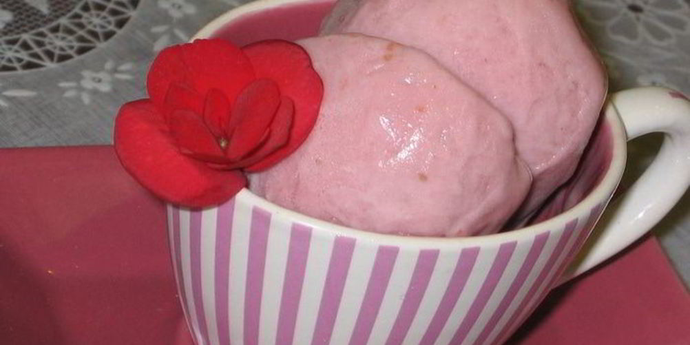 Рецепт клубничное мороженое на сгущенном молоке