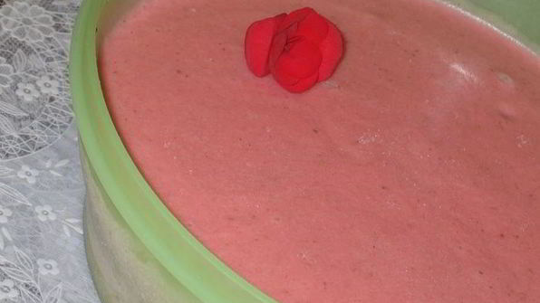 клубничное мороженое на сгущенном молоке