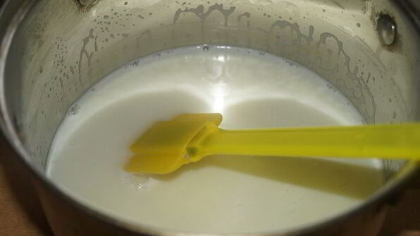 молочно-малиновое мороженое