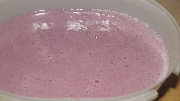 молочно-малиновое мороженое