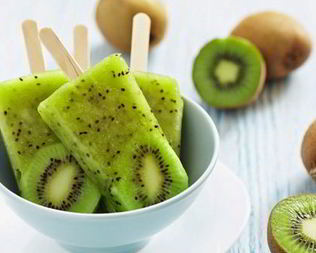 Мороженое из киви с соком апельсина