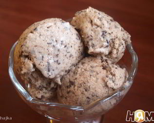 Мороженое из топленого молока с шоколадной крошкой