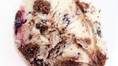 Мороженое со вкусом торта Черный лес