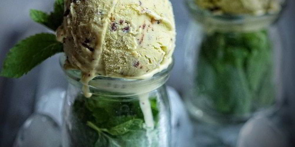 Рецепт мятное мороженое с темным шоколадом