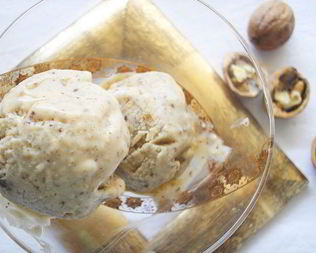 Ореховое мороженое с корицей