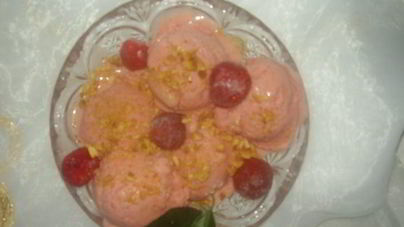 Сливочно-клубничное мороженое