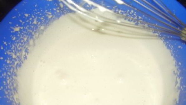 сливочно-клубничное мороженое