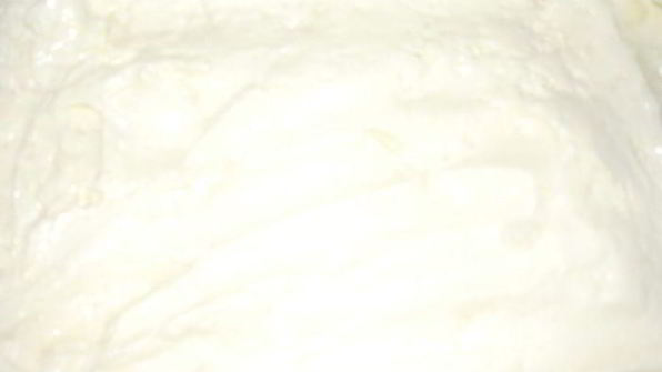 сливочно-клубничное мороженое