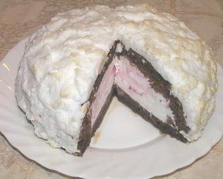 Вишневый торт-мороженое с шоколадным бисквитом