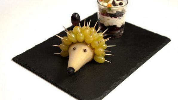 фруктовый ежик и воздушный ягодный мусс