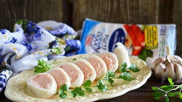 кальмар, фаршированный крабовым муссом
