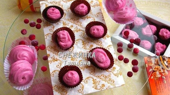 клюквенный мусс-зефир на манной крупе