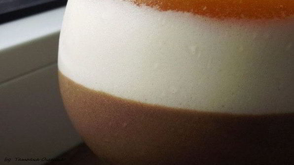 шоколадный мусс с нежным сливочным кремом и абрикосовым желе