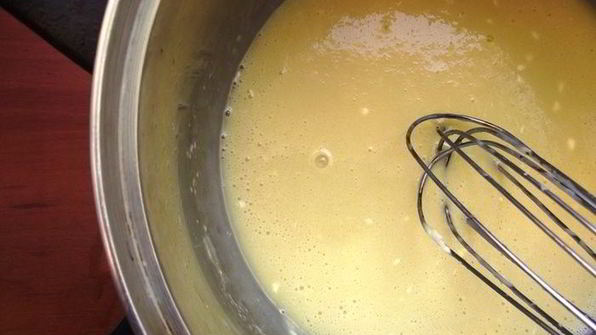 шоколадный мусс с нежным сливочным кремом и абрикосовым желе